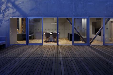 Terrace in the Town House | Yamazaki Kentaro Design Workshop - Arch2O.com