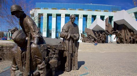 Warsaw Uprising Monument in Old Town Warsaw | Expedia