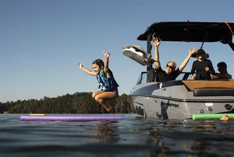 Boat Rentals on Lake Lanier — CAPTAIN WATERSPORTS