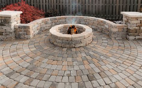 Paver Circle kit allows you to add interest and curves to your patio.