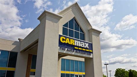 CarMax Misses On Sales, But Relies Less On Subprime Deals | Investor's Business Daily