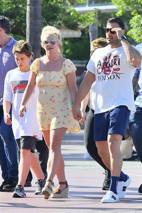 Britney Spears enjoys a day out at Disneyland with her kids and ...