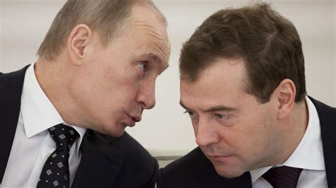 Russian government resigns: Prime Minister Dmitry Medvedev says Putin ...