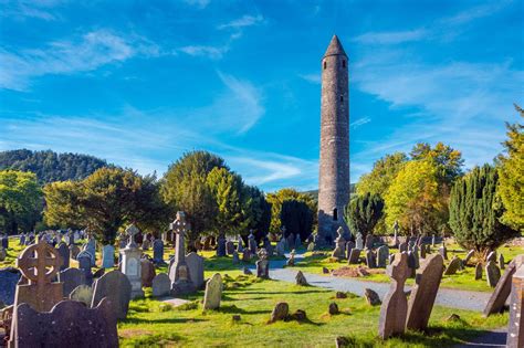 Glendalough-monastery-irland-irlanti-round-tower