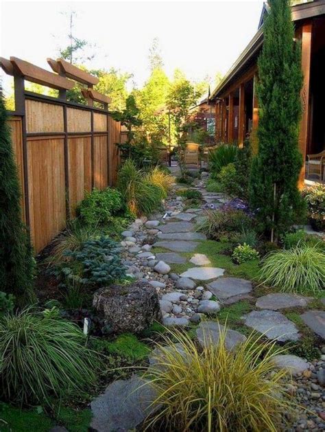 Jardin japonais : 14 façons de l’aménager ! | Small backyard landscaping, Large yard landscaping ...