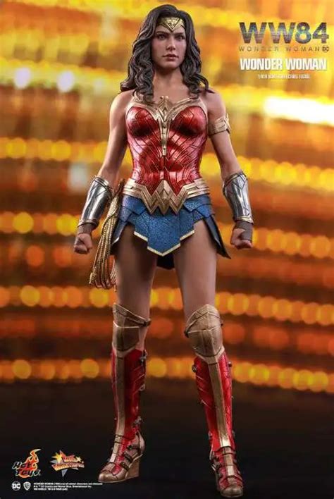 DC Wonder Woman 1984 Wonder Woman 16 Collectible Figure MMS584 Hot Toys - ToyWiz