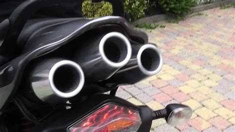 Triumph Sprint ST 1050 Sound Trident Exhaust without baffles (db-killers). - YouTube