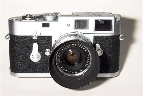 File:Leica M2 Summicron 35.jpg - Wikipedia