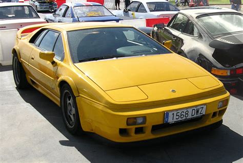 Lotus Esprit Sport 300 information on SupercarWorld.com