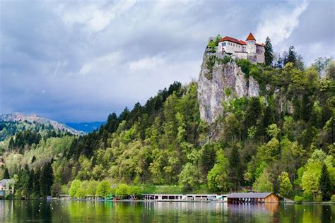 Liubliana al lago Bled, tour al castillo de Bled y taller de impresión ...