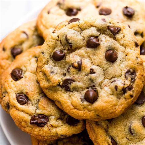 Best Bakery Style Chocolate Chip Cookies Recipe - Handle the Heat