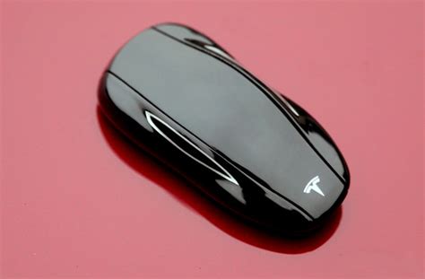 Tesla Key Fob News - TESLARATI.com