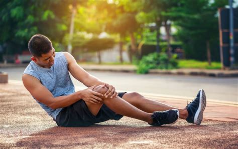 The 7 Most Common Running Injuries + How To Treat Them