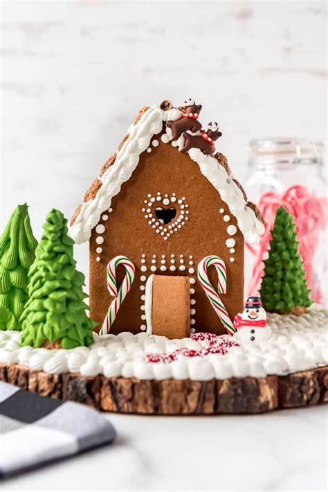 How to Make a Gingerbread House - House of Nash Eats