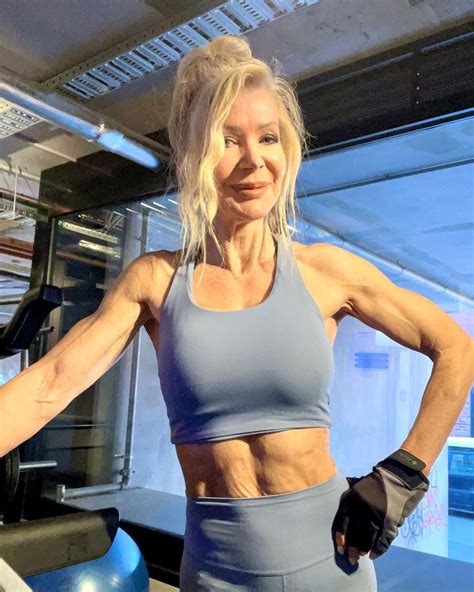 65-YO Celeb Coach Defies Age to Unveil the Secret to Achieving Fitness Goals - EssentiallySports