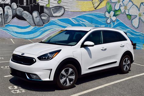 2018 Kia Niro PHEV - Kia’s Small Plug-in Hybrid Hits All Of The Right Notes - Right Foot Down