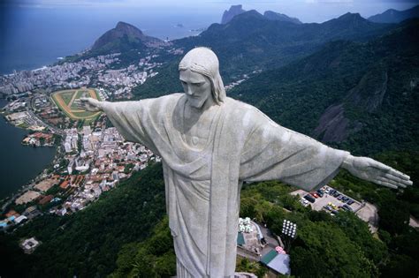 5 Reasons Why Christ the Redeemer Statue Is So Popular