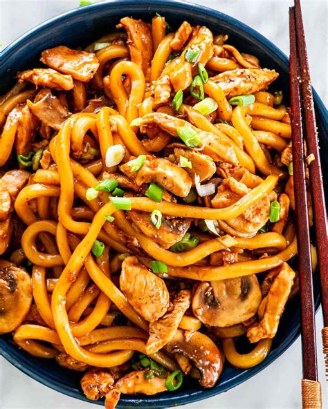 Chicken Udon Noodles, Udon Noodles Recipe, Hoisin Chicken, Asian Noodles, Easy Chicken Udon ...