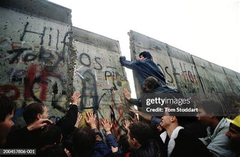 Berlin Wall Torn Down Photos and Premium High Res Pictures - Getty Images