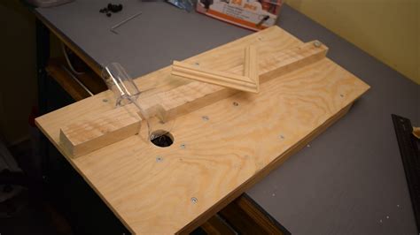 Simple wood router projects