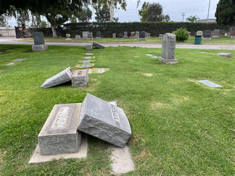 12 headstones toppled at historic Sunnyside Cemetery • Long Beach Post News