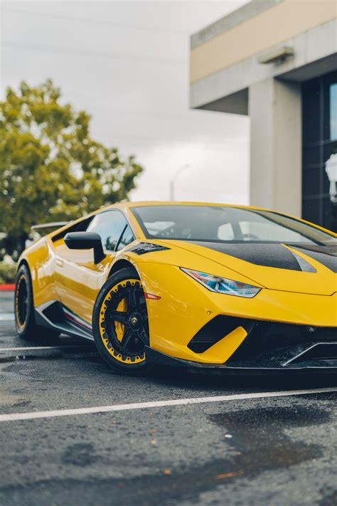 Yellow Lamborghini Huracan Performante - MV Forged | Bespoke Wheels