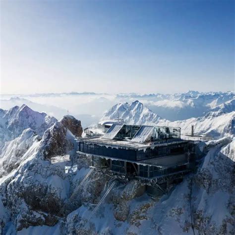 Skiing In The Alps - Top 10 Resorts For Last-Minute Getaway