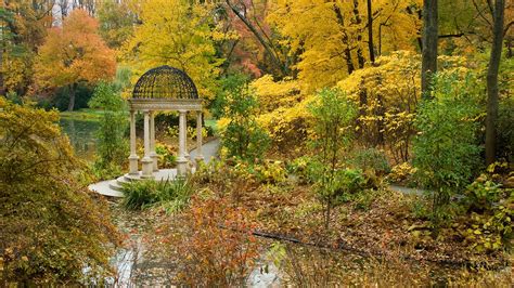 Autumns Colors Season | Longwood Gardens Longwood Gardens, Garden Show, Public Garden, Garden ...