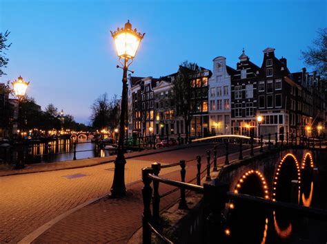 Amsterdam canals look amazing at night [OC] [4608 3456] #city #cities #buildings #photography ...