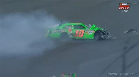 Danica Patrick Crashes At Gatorade Duel (Video) | Long Island Press