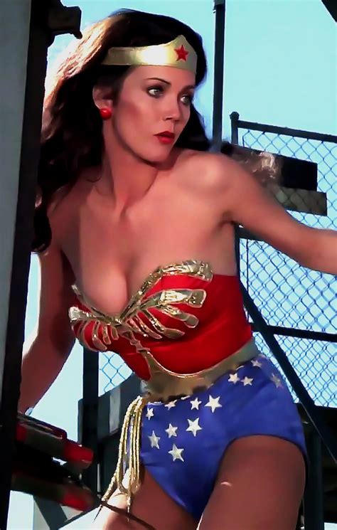 Lynda Carter as Wonder Woman | Wonder woman pictures, Wonder woman comic, Wonder woman costume