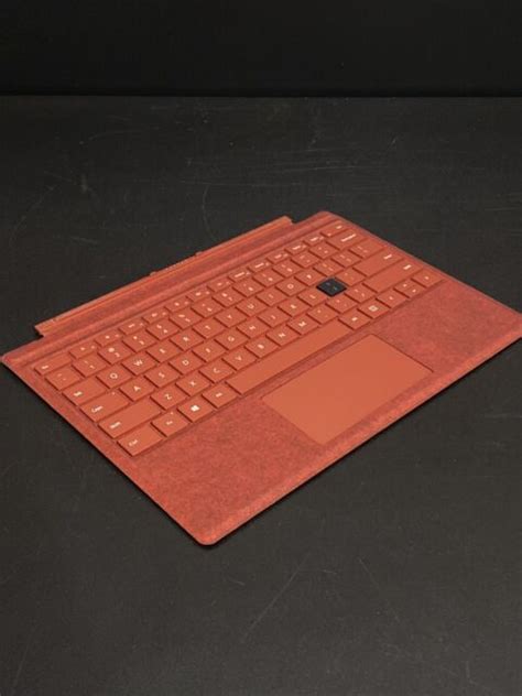 Microsoft FFP-00101 Signature Keyboard Type Cover for Microsoft Surface ...