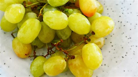 Cotton Candy Grapes Vs. Regular Grapes: Is There A Nutritional Difference?