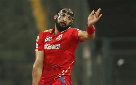 During CSK Clash Why Rishi Dhawan is Wearing Safety Shield While ...