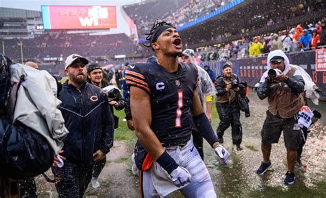 Forecasting Chicago Bears decision on Justin Fields' option - Sports ...