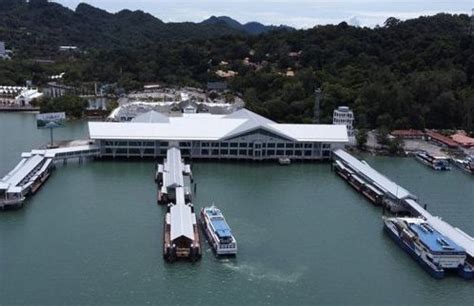 Langkawi ferry runs aground near jetty, over 500 passengers stranded | The Star