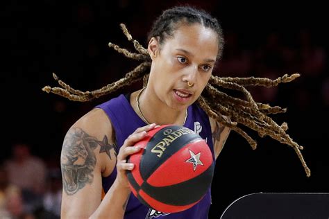 Brittney Griner Kneeling National Anthem - Koriwadu