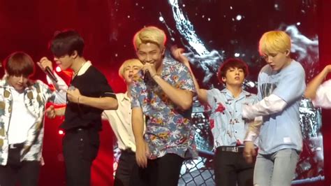 160731 BTS "Fire" live at KconLA - YouTube