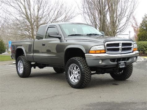 2004 Dodge Dakota SLT Club Cab 4X4 / V8 4.7L / LIFTED