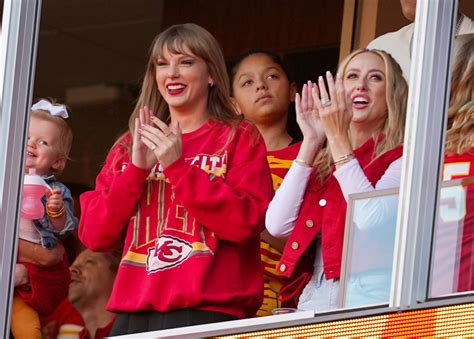 Taylor Swift Had a Perfect Message for NFL Fans Who Might Be Annoyed by ...