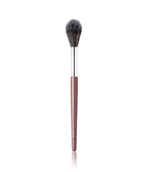 TAPERED HIGHLIGHTER BRUSH 08