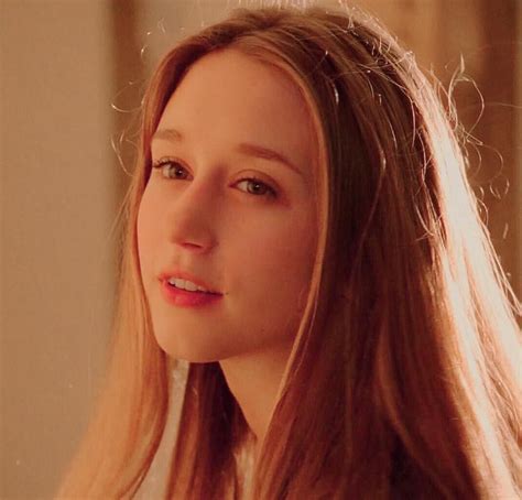 Taissa Farmiga as Zoe Benson in Coven (2013) to Apocalypse (2018) 👸🏼🧚🏼 ...