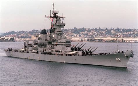 USS New Jersey underway in January 1985. Naval History, Military ...