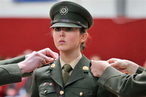 Irish Army are now ‘lowering the bar on 5ft 2in recruits’ - Extra.ie