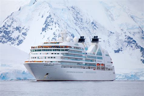 Antarctica Cruise Options | Andrew Harper Travel