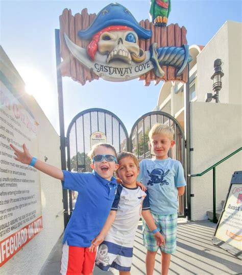 13 Best Harbor Blvd Hotels Across From Disneyland | Family Travel