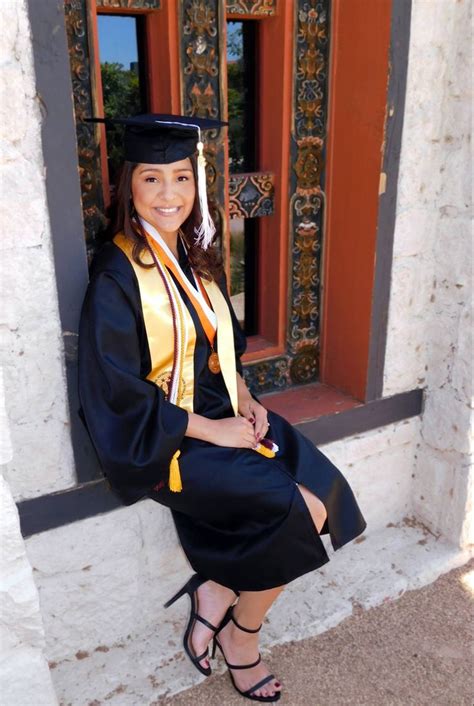 UTEP graduation Photo | Graduation photos, Graduation, Fashion