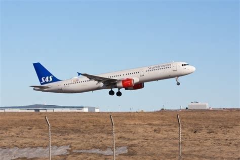 SAS Airbus A321 Economy Class Review - A Glorified Ryanair? - Simple Flying