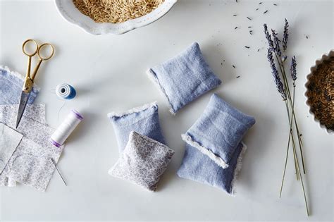 DIY Lavender Sachets for a Sock Drawer that Smells Nice