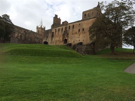 Day trip to Linlithgow - plan your visit | Mary's Meanders Scotland Tours